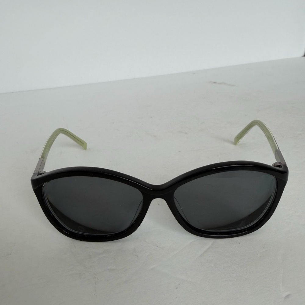 Vera Bradley Black & green floral RX Sunglasses 55 16 135